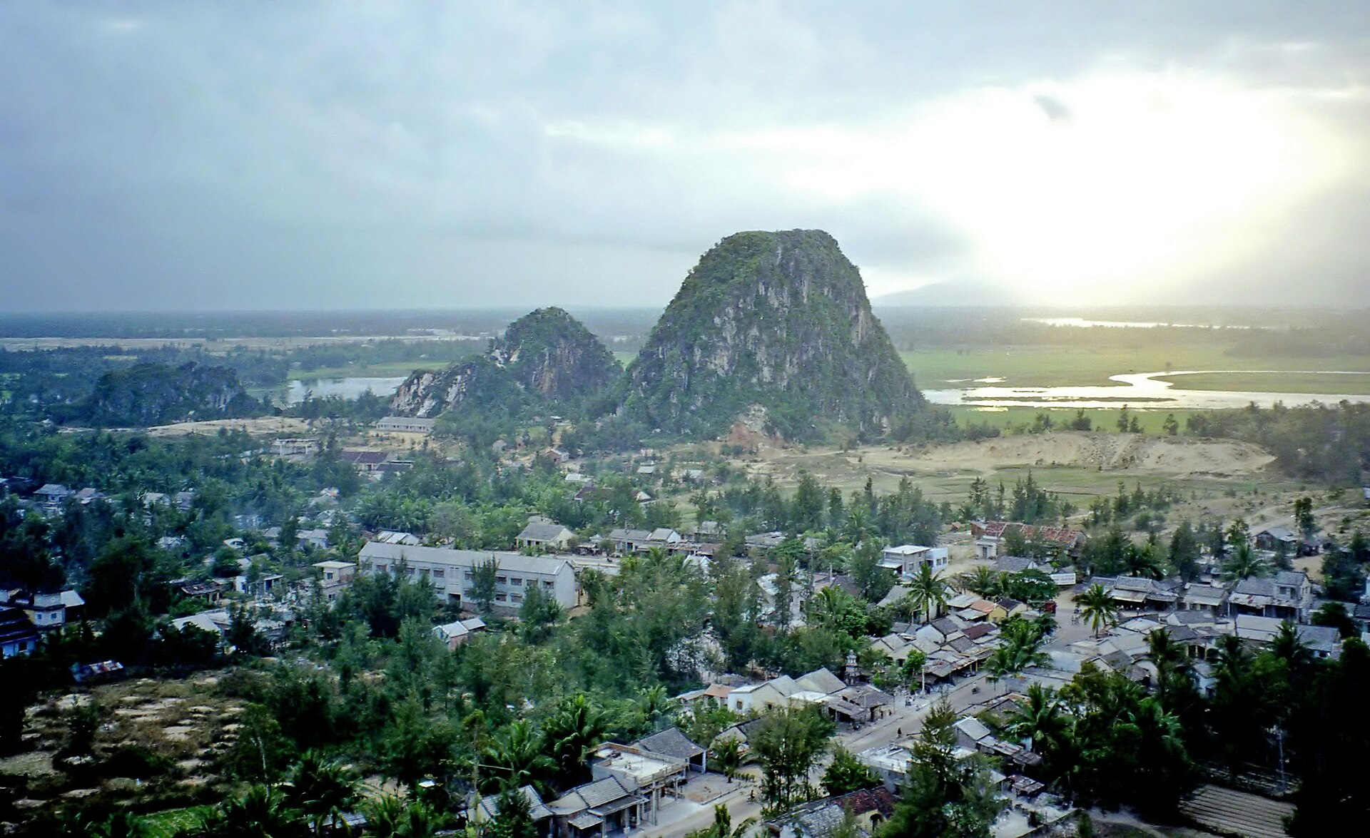 Ngũ Hành Sơn gần Đà Nẵng