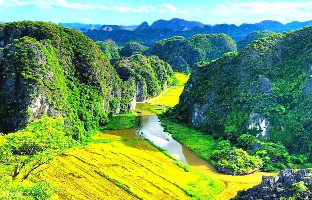 Ninh Bình nhìn từ Hang Múa